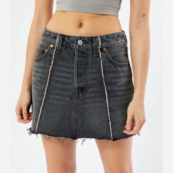 Levi's Dresses & Skirts - Levi’s  lack Wash Hem Mini Denim Skirt(Size 26)